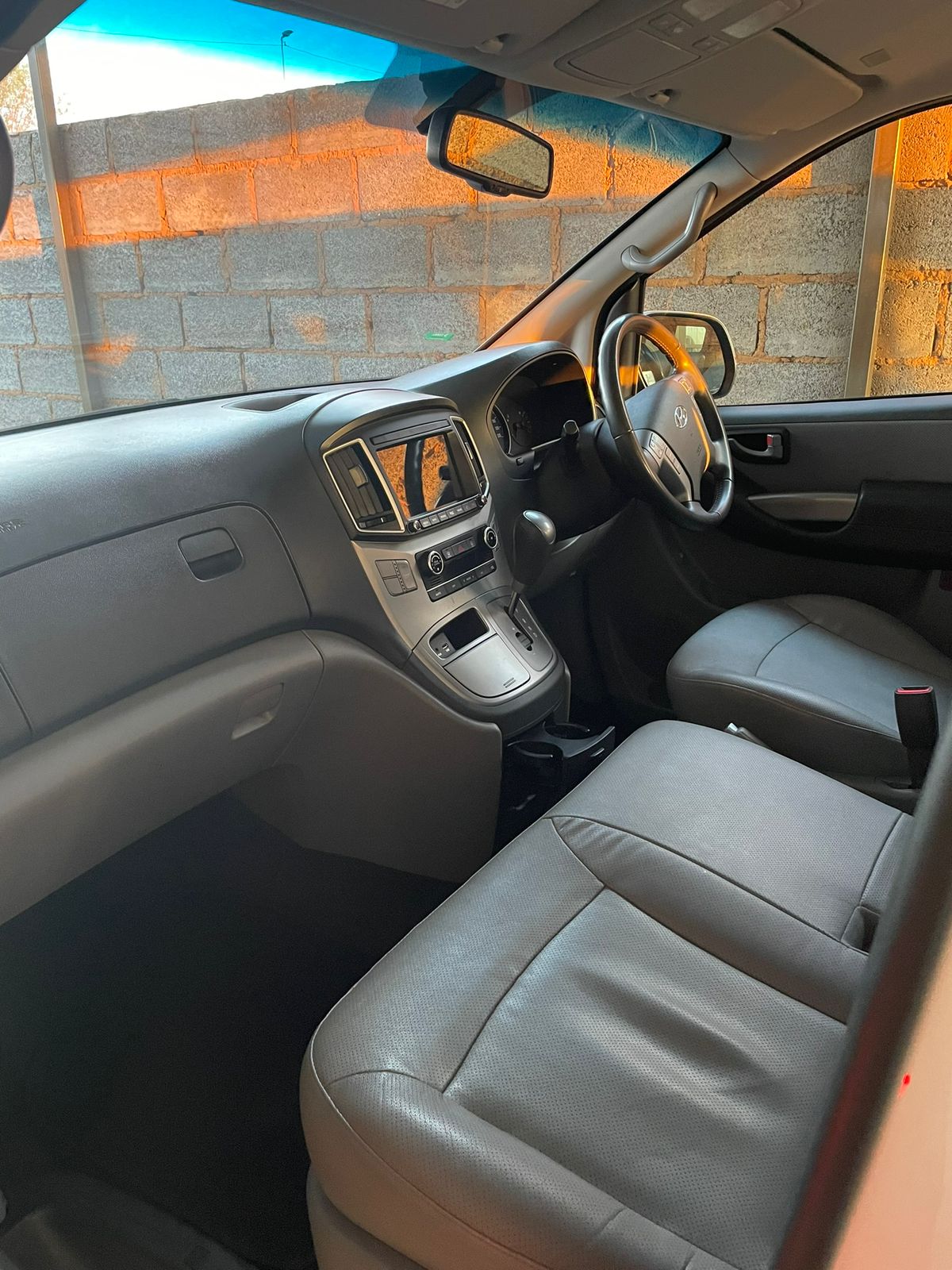 Hyundai Grand Starlex H1